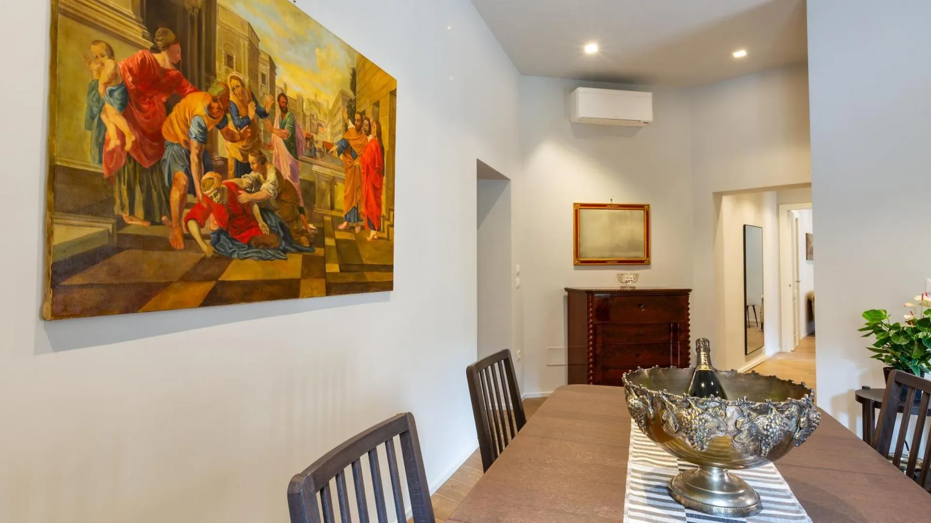 Apartment Castroni Ottaviano Suite Rome Italy