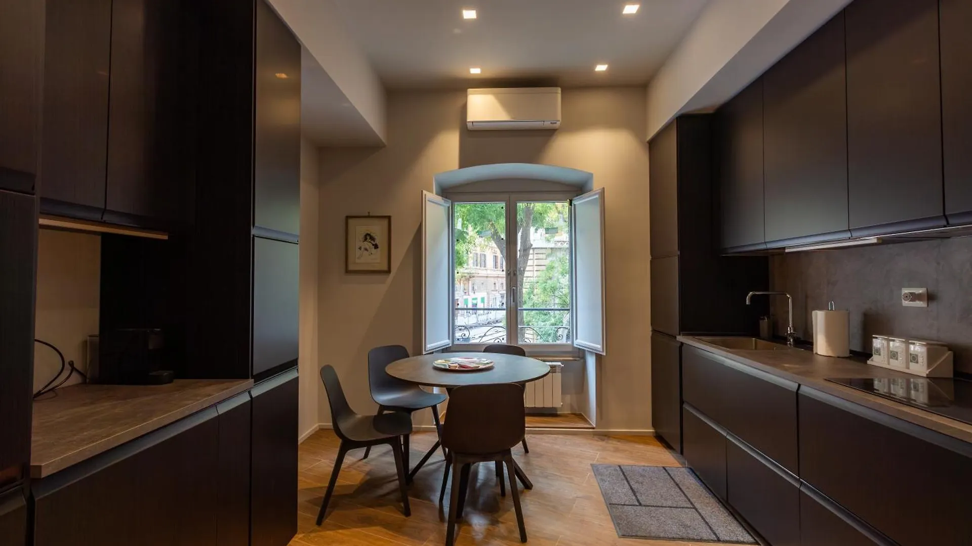 Castroni Ottaviano Suite Rome
