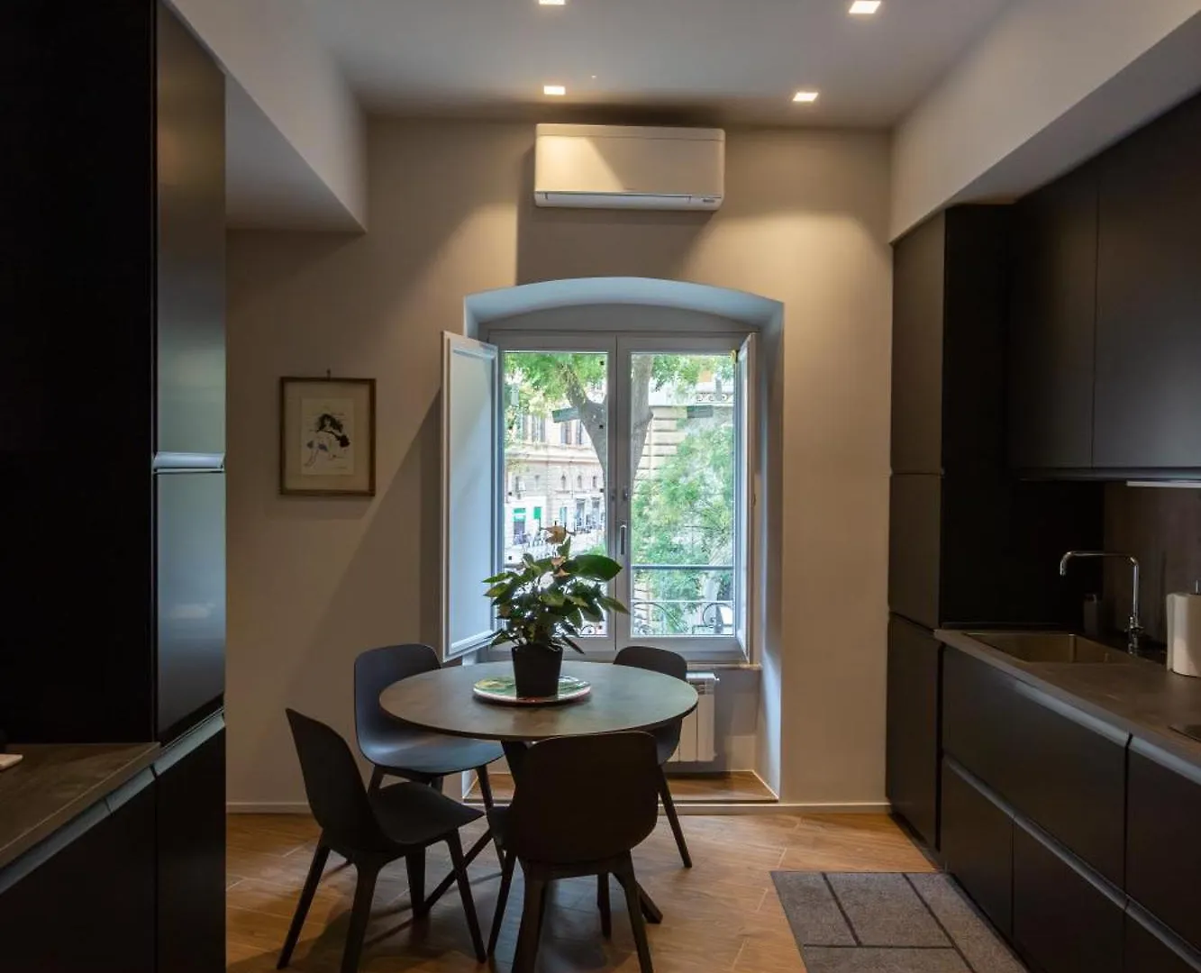 Castroni Ottaviano Suite Rome Apartment